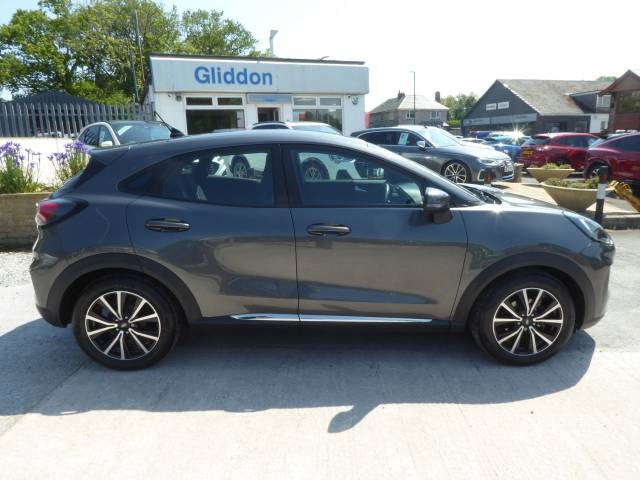 2022 Ford Puma 1.0 EcoBoost Hybrid mHEV Titanium Navigation 125 PS Automatic 1 Owner From New