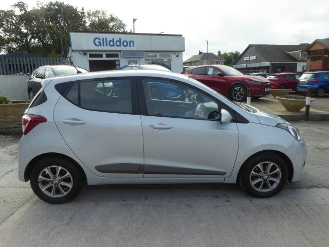 2015 Hyundai i10 1.0 Premium 66 PS 2 Owners From New Very Low Miles!!