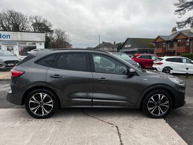 2022 Ford Kuga 2.5 FHEV ST-Line X Edition Navigation 1 Owner From New