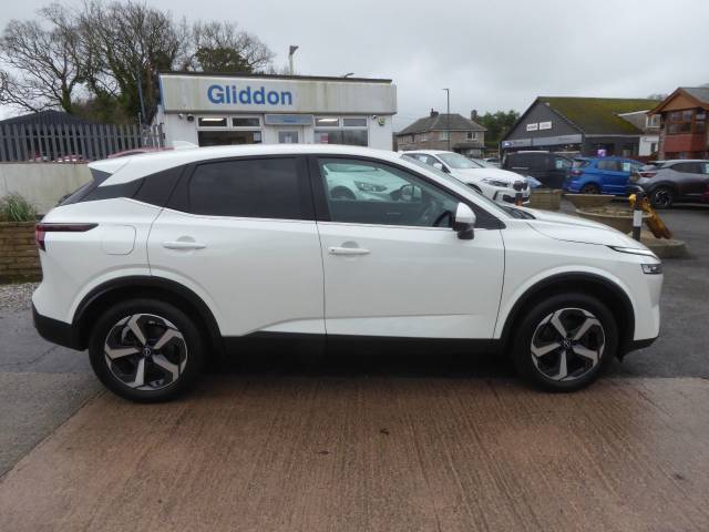 2022 Nissan Qashqai 1.3 DiG-T MH N-Connecta Navigation 158 PS Automatic 1 Owner From New