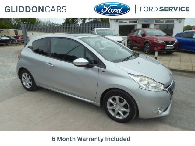 Peugeot 208 1.2 VTi Style Navigation 82 PS 2 Owners From New Hatchback Petrol Metallic Silver