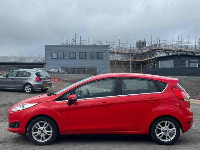 Ford Fiesta 1.0 EcoBoost Zetec 100 PS 1 Owner From New Road Tax £20 Hatchback Petrol Race Red